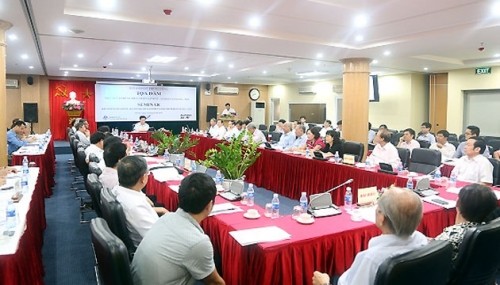 Seminar on 5-year socio-economic development plan held in HCMC - ảnh 1